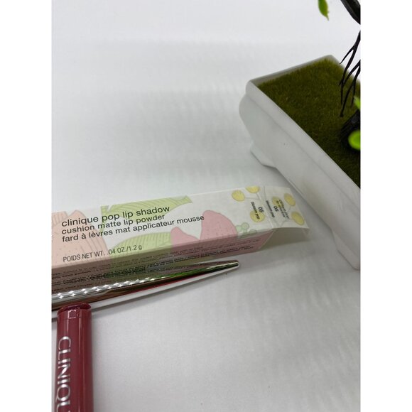 Clinique Pop Lip Shadow Cushion Matte Lip Powder, 05 Blossom Pop, 1.2g / 0.04oz - Picture 5 of 5